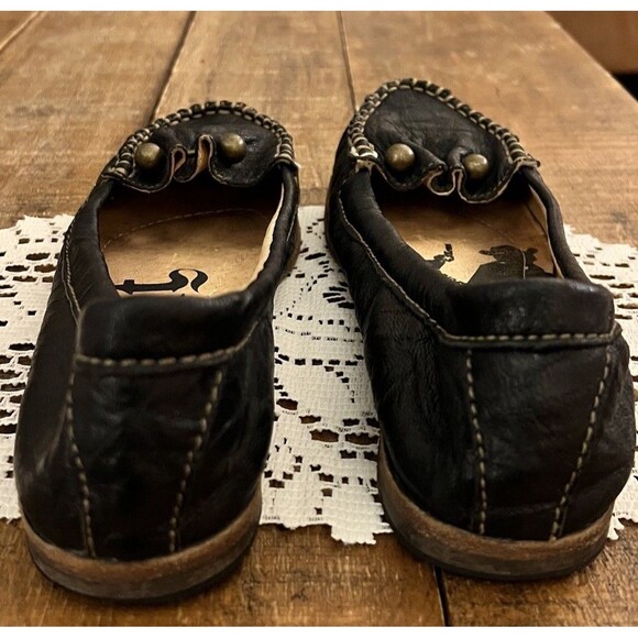 Lucchese Boot Co Women's Button Loafer Moccasins size 7.5 M Black Leather Shoes - Picture 4 of 9